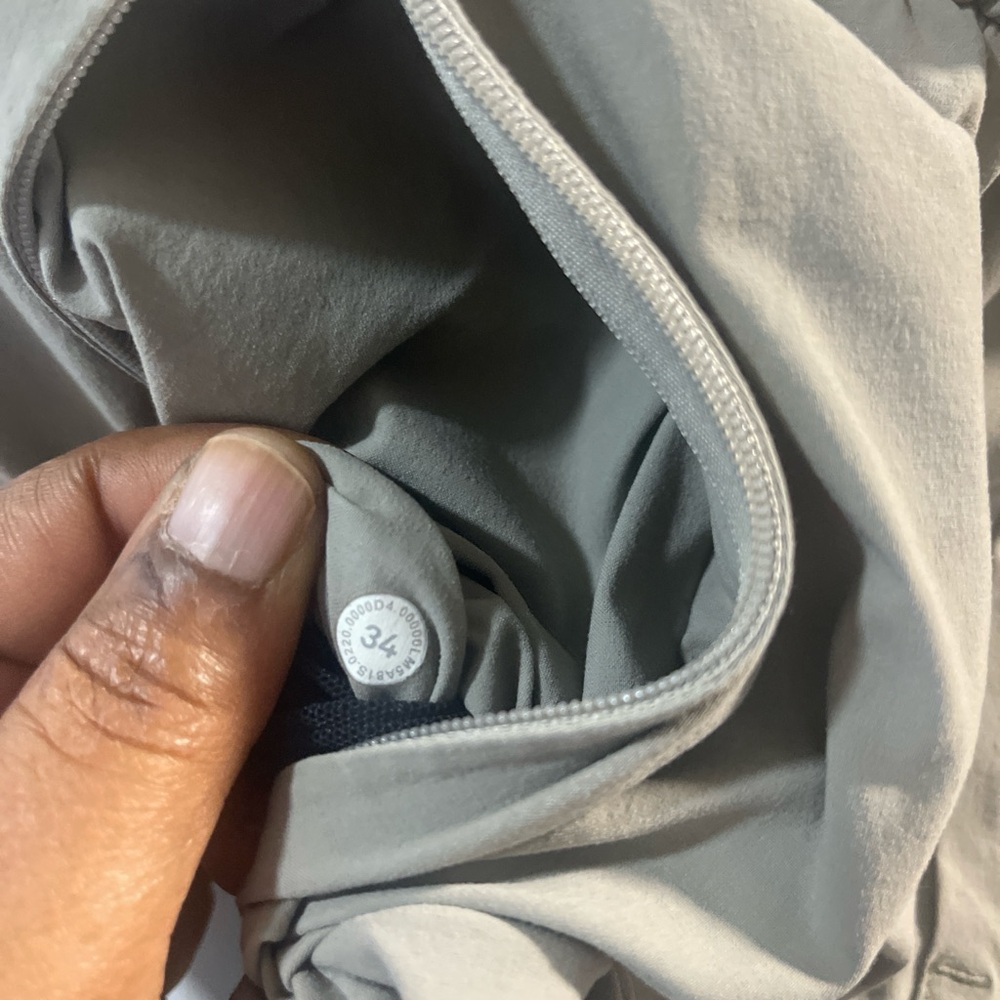 Lululemon Men's Tan Pants Size 34 Very Good Condition Have One Small Spot - Picture 6 of 6